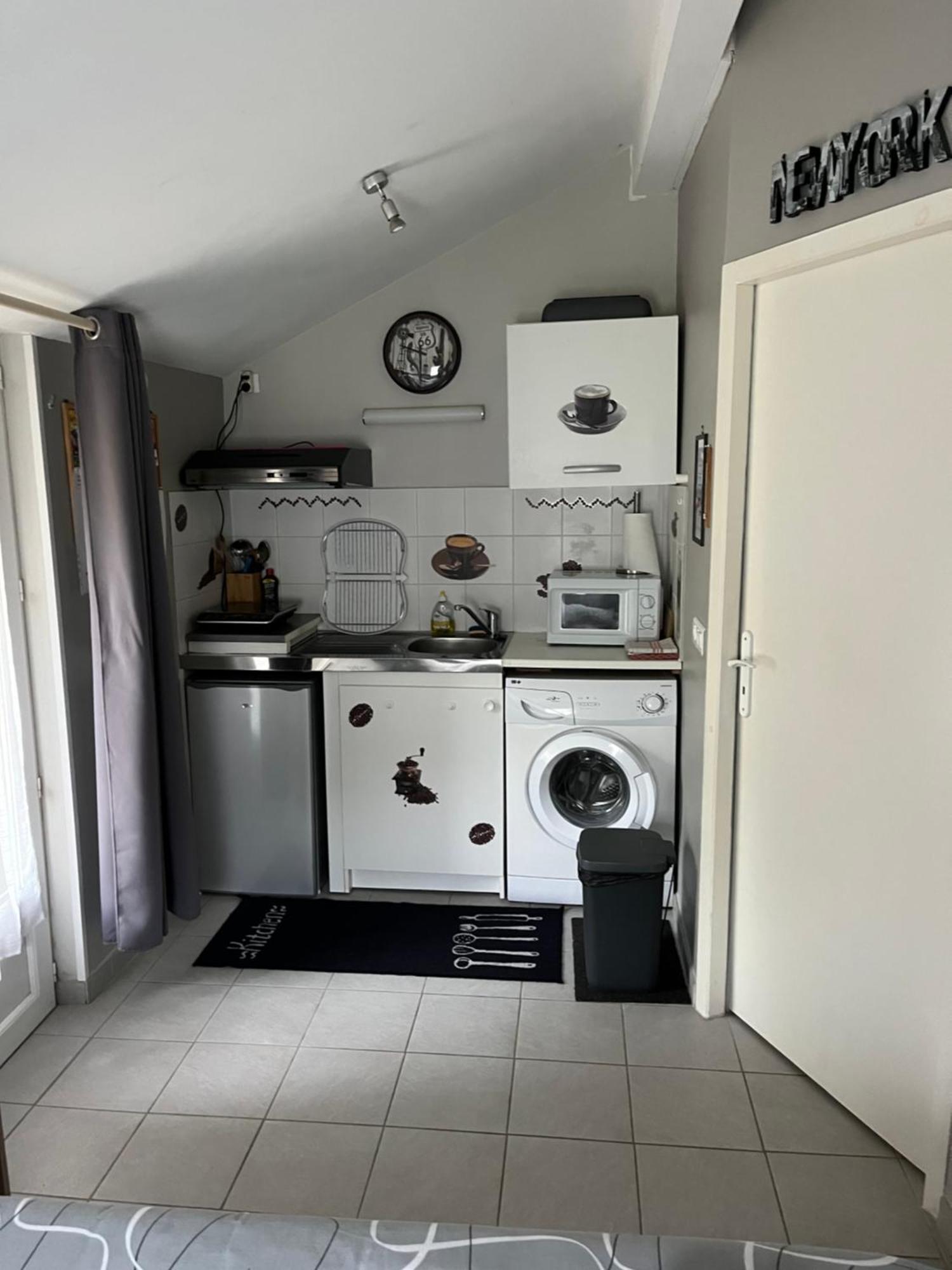 Le Velo Rouge Appartement La Douze Buitenkant foto